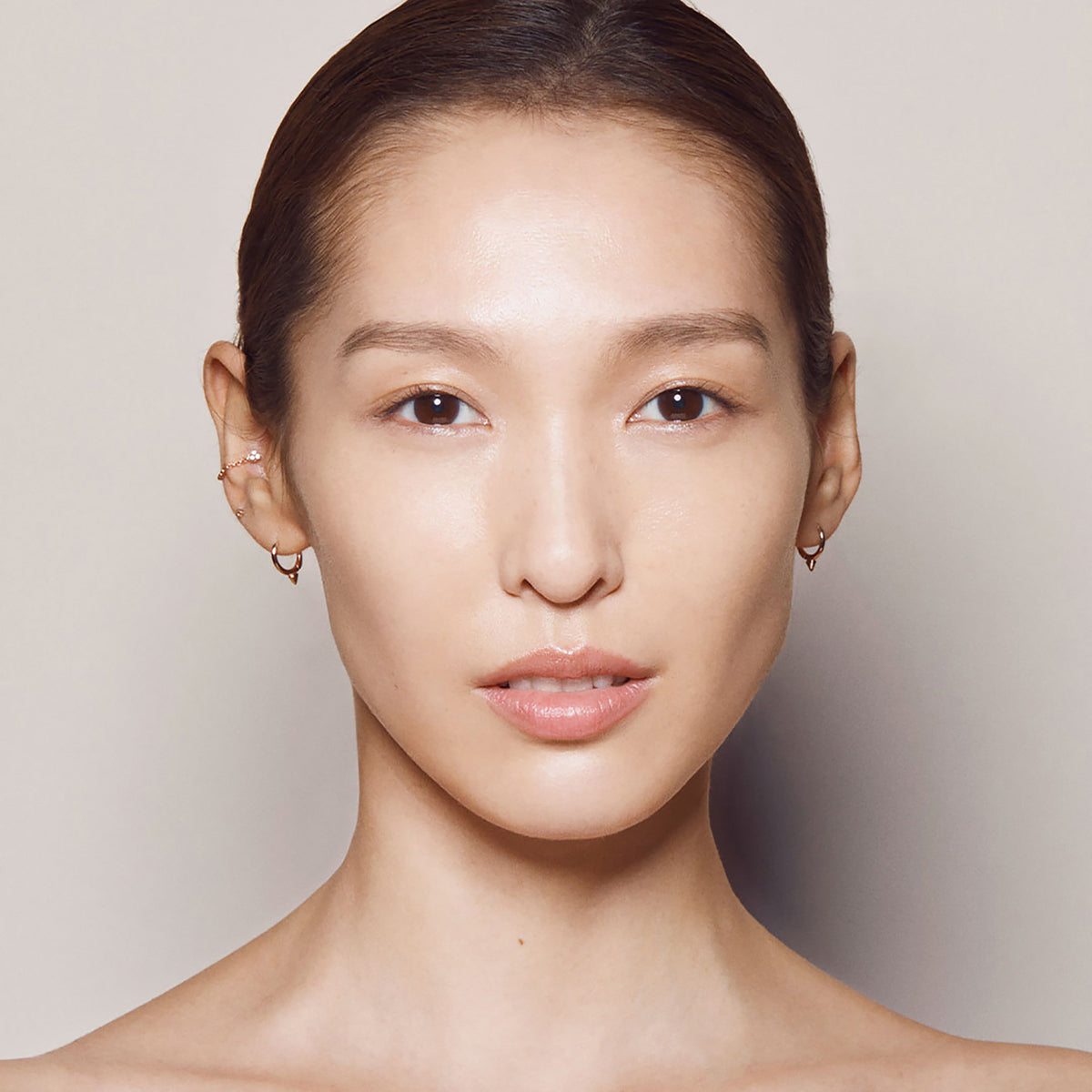 Invisible Touch Liquid Foundation / F130 – Silken