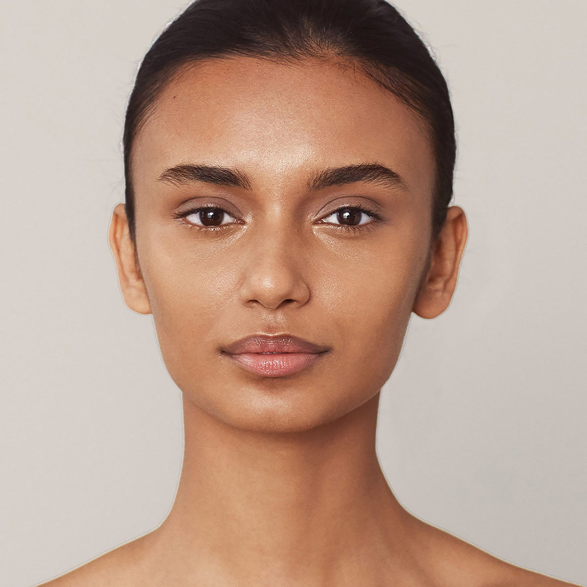 Invisible Touch Liquid Foundation / M235 – Finesse