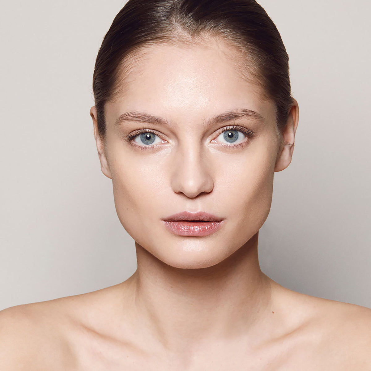 Invisible Touch Liquid Foundation / F136 – Ethereal