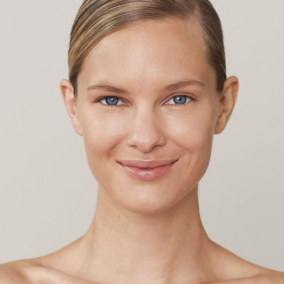 Invisible Touch Liquid Foundation / M220 – Just Sheer
